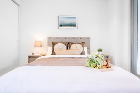 Docklands Waterfront Luxury Villa - Port Augusta Accommodation 14