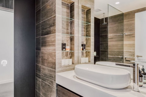 Docklands Waterfront Luxury Villa - Port Augusta Accommodation 19