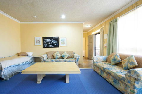 Cottages For Two - Port Augusta Accommodation 5