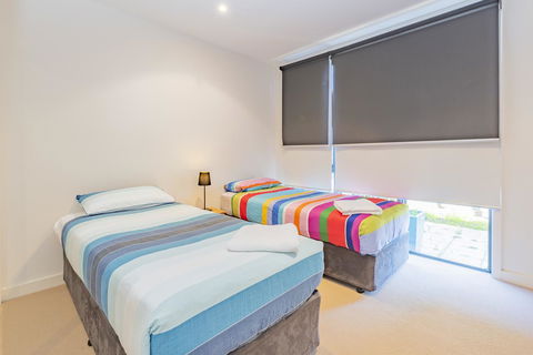 Stylish 3 Bedroom Townhouse - Free Parking - Port Augusta Accommodation 8