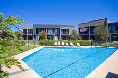 Stylish 3 Bedroom Townhouse - Free Parking - Port Augusta Accommodation 5