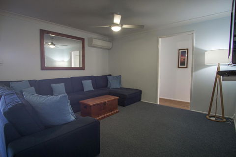 Debbie\'s Place - Port Augusta Accommodation 7