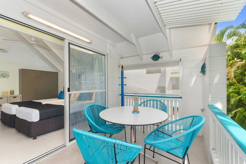 By The Sea Port Douglas - Port Augusta Accommodation 10