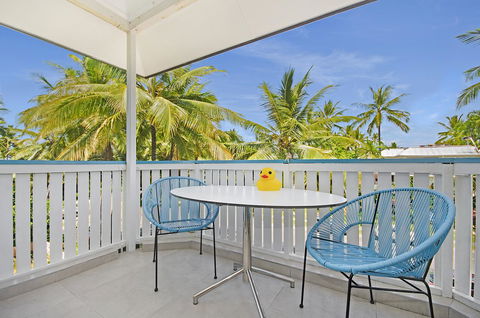 By The Sea Port Douglas - Port Augusta Accommodation 16