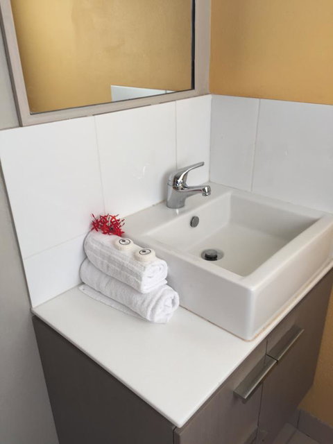 Serenity - Port Augusta Accommodation 3