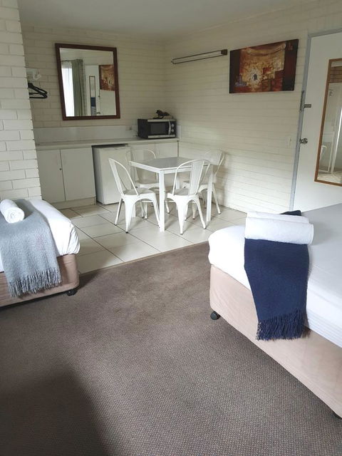 Twin Pines Motel - Port Augusta Accommodation 8