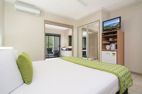Regal Port Douglas - Port Augusta Accommodation 3