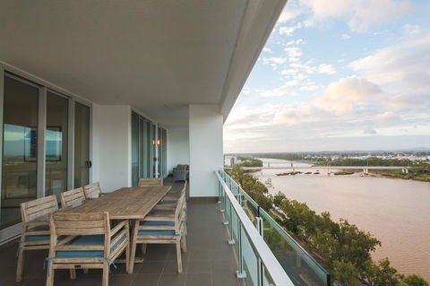 Empire Apartment Hotel Rockhampton - Port Augusta Accommodation 1