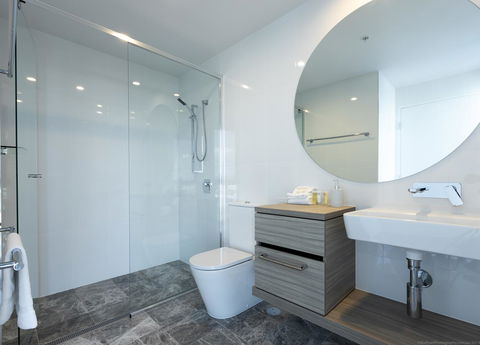 Qube Broadbeach - Port Augusta Accommodation 5