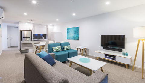 Boardwalk Burleigh Beach - Official - Port Augusta Accommodation 17