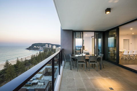 Boardwalk Burleigh Beach - Official - Port Augusta Accommodation 9