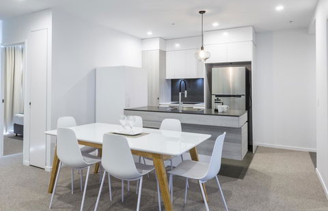 Boardwalk Burleigh Beach - Official - Port Augusta Accommodation 26
