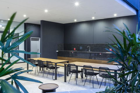 Boardwalk Burleigh Beach - Official - Port Augusta Accommodation 16