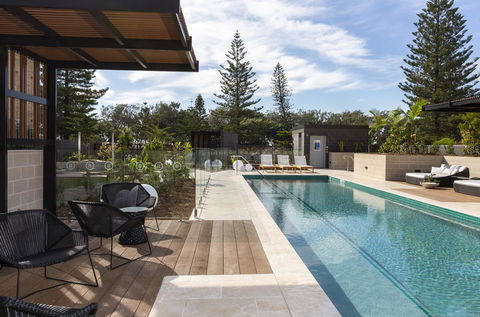Boardwalk Burleigh Beach - Official - Port Augusta Accommodation 15