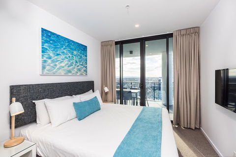 Boardwalk Burleigh Beach - Official - Port Augusta Accommodation 13