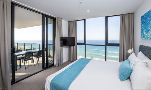 Boardwalk Burleigh Beach - Official - Port Augusta Accommodation 4