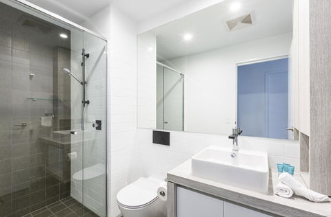 Boardwalk Burleigh Beach - Official - Port Augusta Accommodation 33