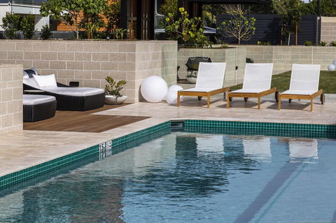 Boardwalk Burleigh Beach - Official - Port Augusta Accommodation 35
