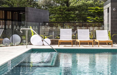 Boardwalk Burleigh Beach - Official - Port Augusta Accommodation 25