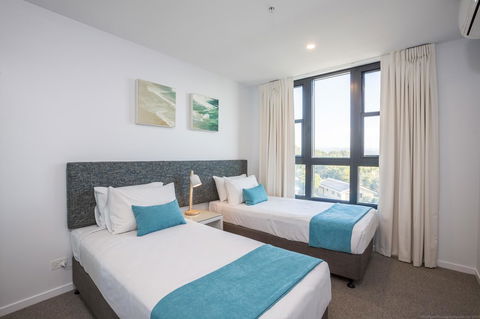 Boardwalk Burleigh Beach - Official - Port Augusta Accommodation 40