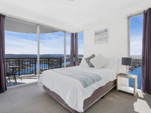 Beach Stay - Ocean & Riverview Resort Chevron Renaissance Central Surfers Paradise - Port Augusta Accommodation 1