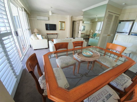 Broadbeach Holiday Apartments - Port Augusta Accommodation 15