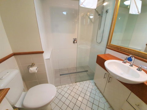 Broadbeach Holiday Apartments - Port Augusta Accommodation 26
