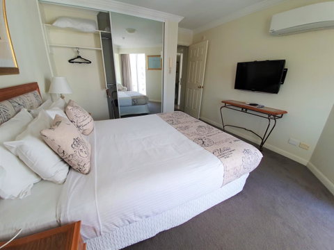 Broadbeach Holiday Apartments - Port Augusta Accommodation 13