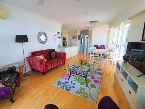 Broadbeach Holiday Apartments - Port Augusta Accommodation 22