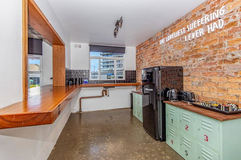 The Pink Hotel Coolangatta - Port Augusta Accommodation 4