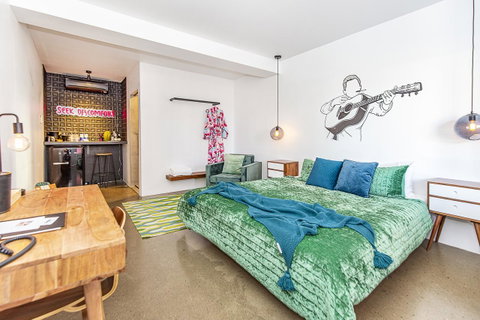 The Pink Hotel Coolangatta - Port Augusta Accommodation 27