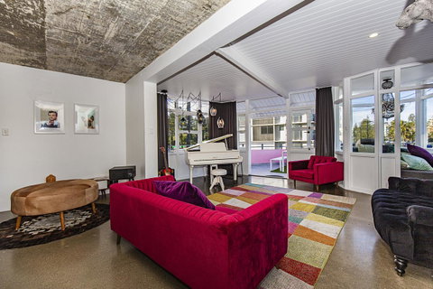 The Pink Hotel Coolangatta - Port Augusta Accommodation 7