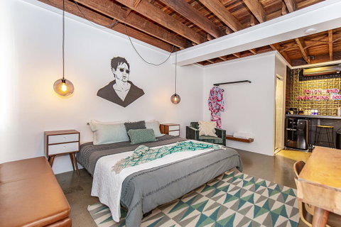 The Pink Hotel Coolangatta - Port Augusta Accommodation 24