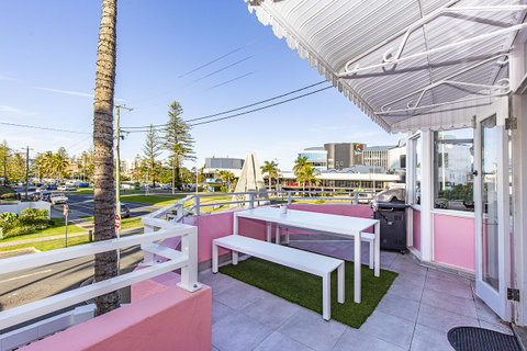 The Pink Hotel Coolangatta - Port Augusta Accommodation 6