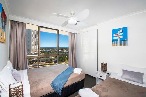 Seacrest Beachfront Apartments Surfers Paradise - Port Augusta Accommodation 3