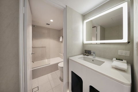Novotel Surfers Paradise - Port Augusta Accommodation 13