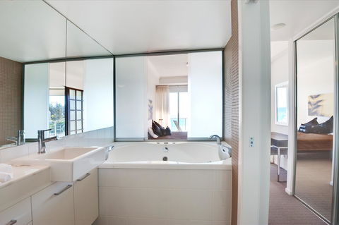 Reflection On The Sea - Port Augusta Accommodation 1