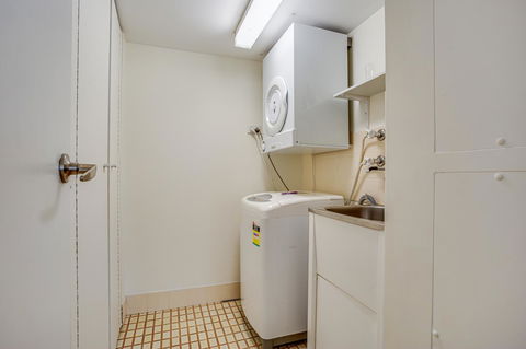 Gemini Court Holiday Apartments - Port Augusta Accommodation 6