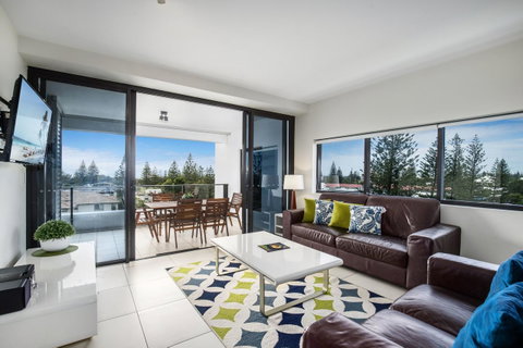 Ultra Broadbeach - Port Augusta Accommodation 11