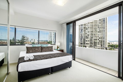 Ultra Broadbeach - Port Augusta Accommodation 7