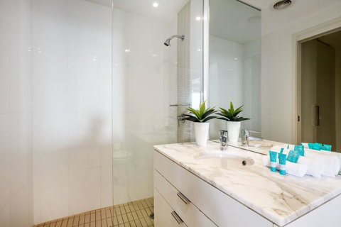 Ultra Broadbeach - Port Augusta Accommodation 29