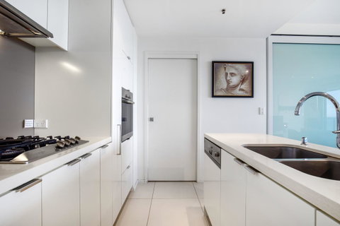 Ultra Broadbeach - Port Augusta Accommodation 43