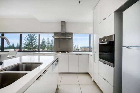 Ultra Broadbeach - Port Augusta Accommodation 8