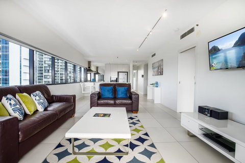 Ultra Broadbeach - Port Augusta Accommodation 10