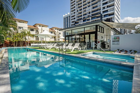 Ultra Broadbeach - Port Augusta Accommodation 4