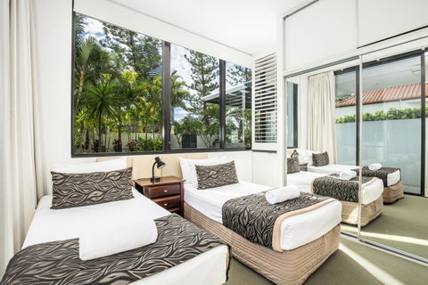 Ultra Broadbeach - Port Augusta Accommodation 21