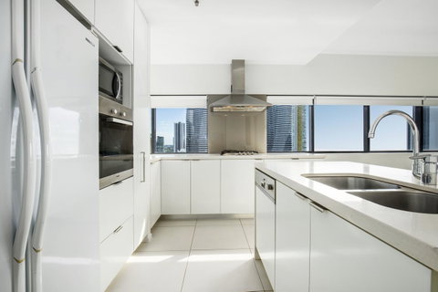 Ultra Broadbeach - Port Augusta Accommodation 31