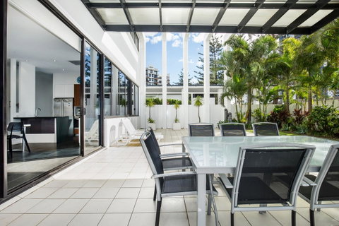 Ultra Broadbeach - Port Augusta Accommodation 26