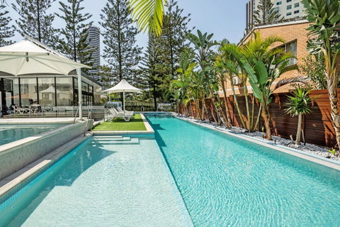 Ultra Broadbeach - Port Augusta Accommodation 3
