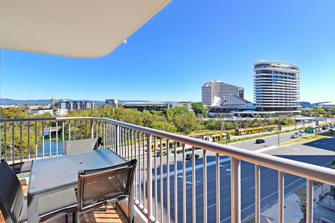 Broadbeach Travel Inn Apartments - Port Augusta Accommodation 0